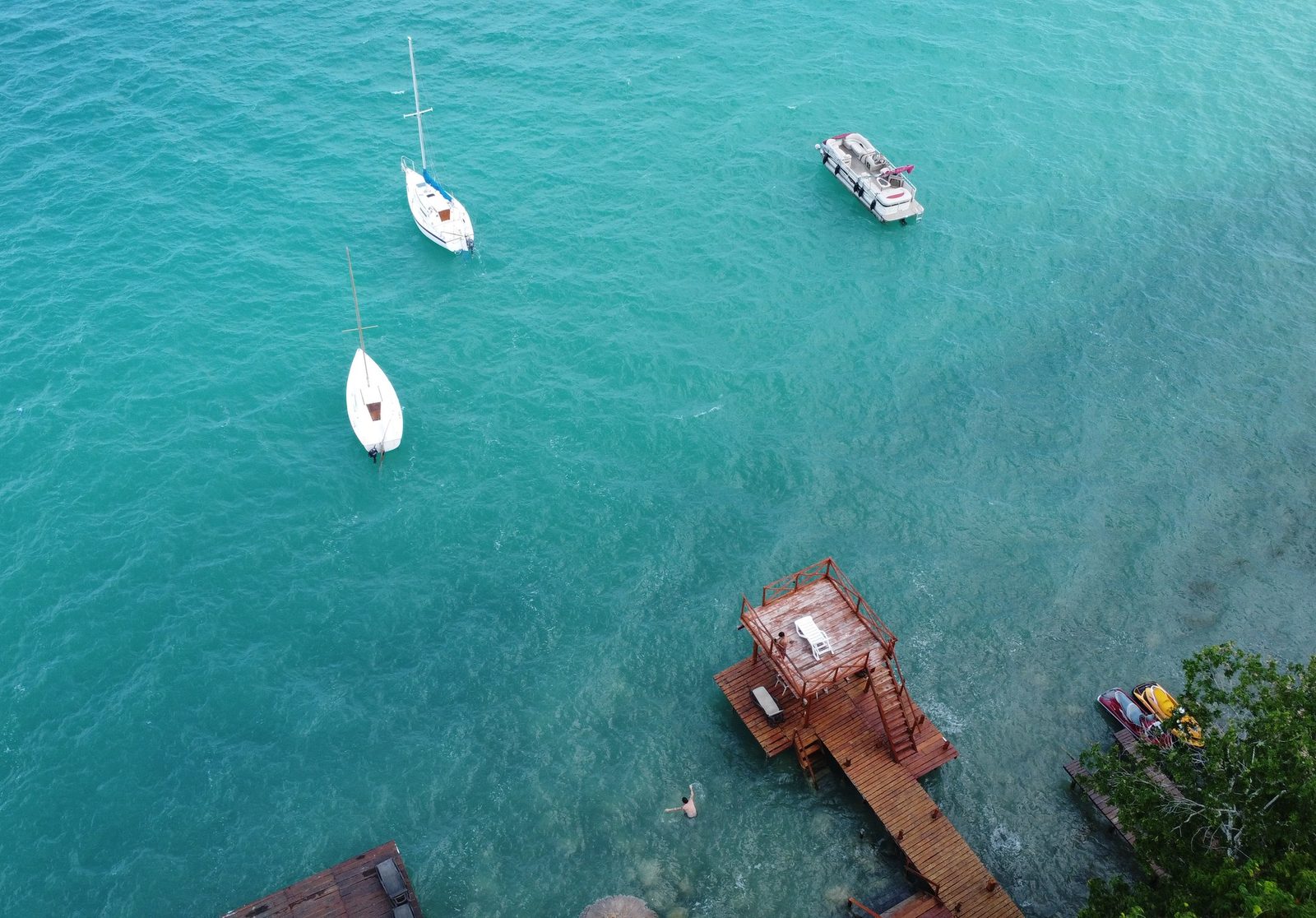 Muelle privado con veleros